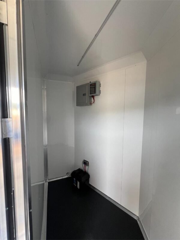15.jpg Hybrid Enclosed Trailer 8.5x30TA