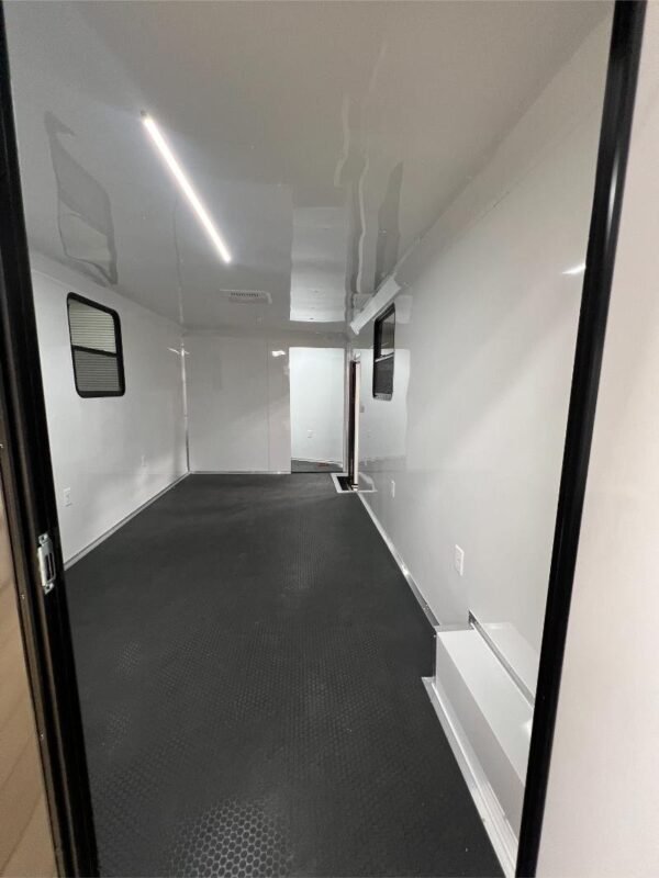 6.jpg Hybrid Enclosed Trailer 8.5x30TA
