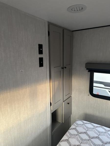 93AC2978-8443-428B-AA1F-93ED52097154.jpg 2025 Coachmen Apex 293 RLDS