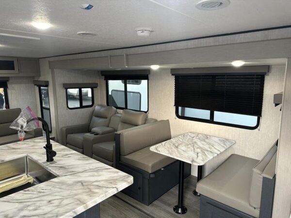 980F88D7-36F9-41B8-B585-62EE720C6821.jpg 2025 Coachmen Apex 293 RLDS