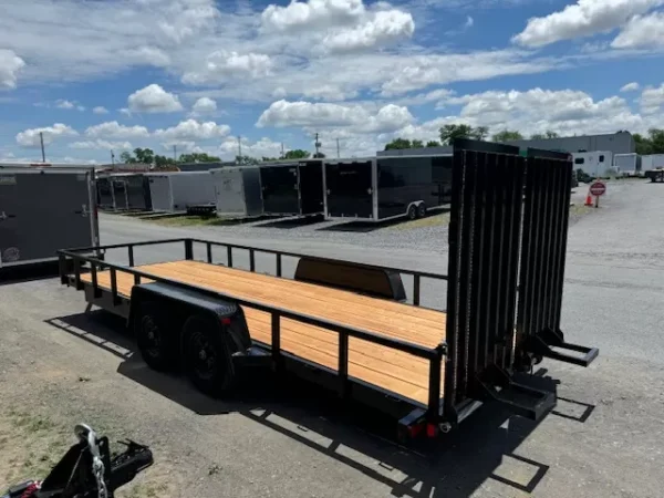 BWise-7x20-Equipment-Trailer-Landscape-Gate-EH20-10LE-HDLS-3.webp BWise 7 x 20 Low Profile Equipment Trailer Landscape Ramp