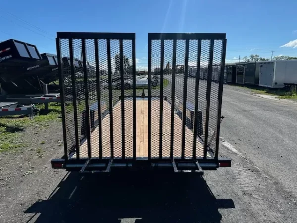 Bwise-7-x-20-Low-Profile-Equipment-Trailer-Split-Rear-Landscape-Gate-EH20-10-2.webp BWise 7 x 20 Equipment Trailer