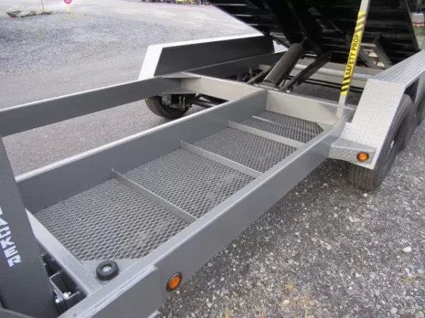 Bwise-7x18-Heavy-Duty-Gooseneck-Dump-Trailer-Hydraulic-Jacks-Tri-Axle-2.webp BWise 7 x 18 Gooseneck Tri-Axle Dump Trailer Hydraulic Jacks