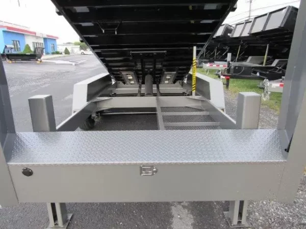 Bwise-7x18-Heavy-Duty-Gooseneck-Dump-Trailer-Hydraulic-Jacks-Tri-Axle-3.webp BWise 7 x 18 Gooseneck Tri-Axle Dump Trailer Hydraulic Jacks